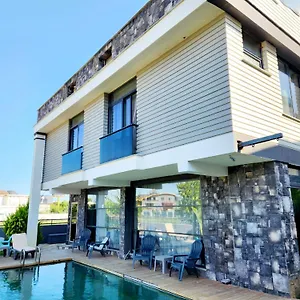 Villa Oldskool 15 Minutes Walk To Lara, Antalya